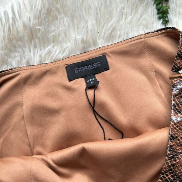 EXPRESS High Waisted Faux Leather Snakeskin Pencil Skirt Size 10 - Picture 6 of 6
